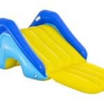 מגלשה מתנפחת לבריכה הביתית