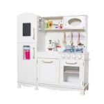 מטבח עץ לילדים בצבע לבן עם מקרר, כיור, כיריים וכלי בישול תלויים | yrz