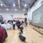 מסך הקרנה מתקפל מקצועי להשכרה