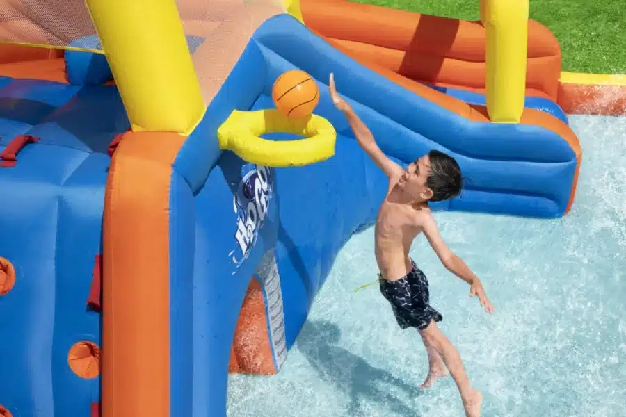 ⁦מתקן מתנפח עם מים גדול 2 מגלשות | 53377 | פארק מים מסלול מירוצים | Bestway|מגלשה+קיר טיפוס+ שיכשוכית⁩ – תמונה ⁦5⁩