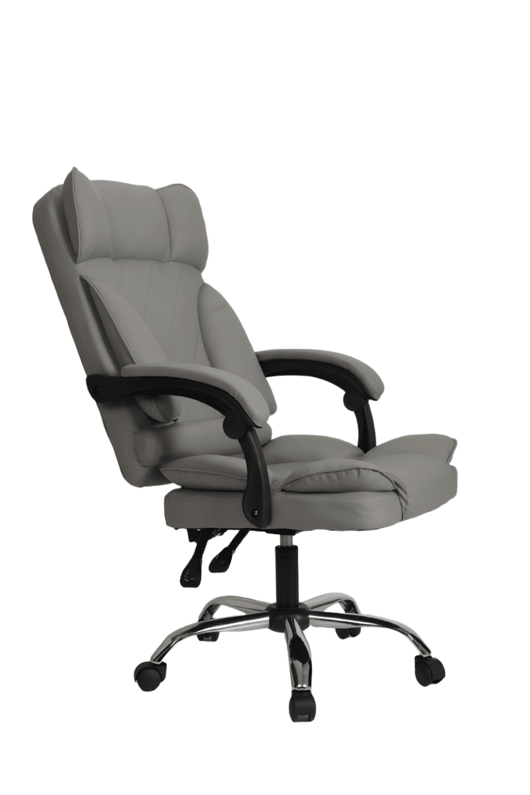 כיסא מנהלים יוקרתי מרופד בצבע אפור עם ידיות שחורות ובסיס גלגלים כרום | yrz