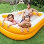 בריכה מתנפחת לילדים צהובה (229X152X48 סמ) 57181 מבית INTEX